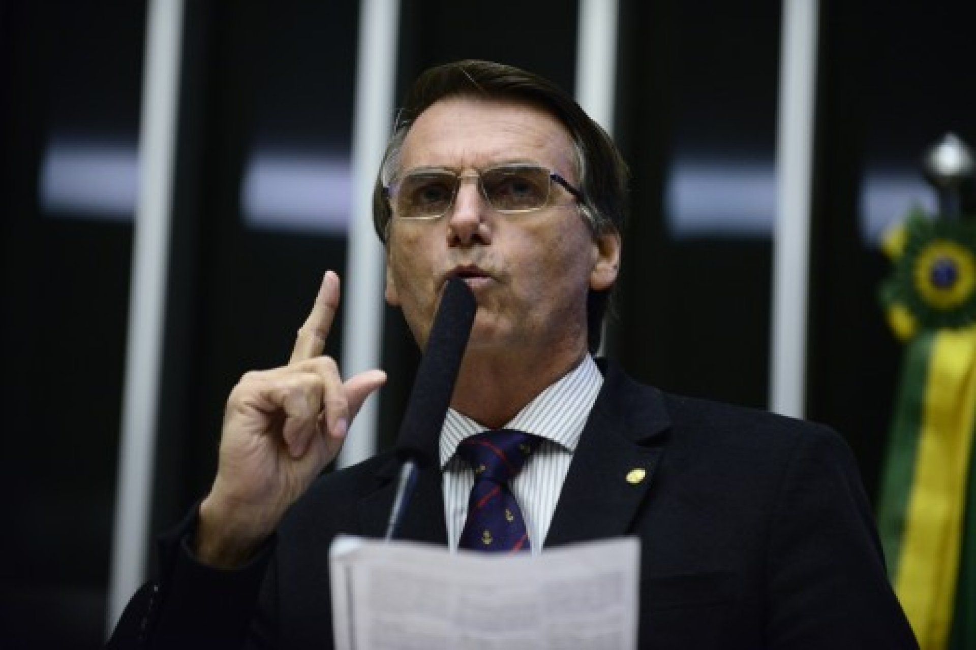 Bolsonaro é Condenado A Pagar R50 Mil Por Ofensa A Quilombolas Educadora Fm 909 Uberlândia 4930