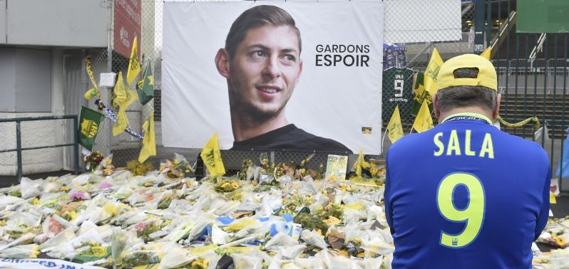 Corpo encontrado em destroços de avião no Canal da Mancha é do jogador  Emiliano Sala, Mundo