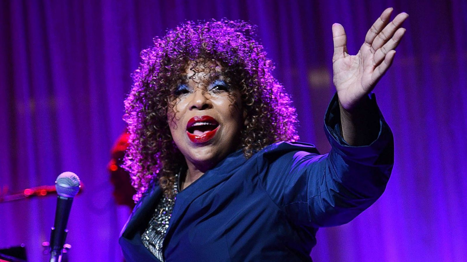 Roberta Flack é diagnosticada com esclerose lateral amiotrófica