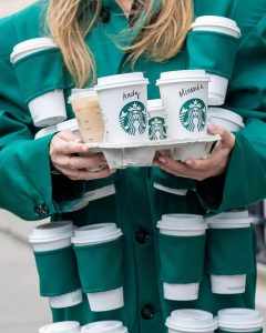 O-Diabo-Veste-Prada-Starbucks